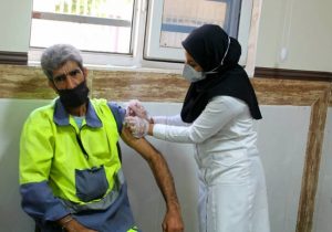استفاده مدیران شهری از واکسن‌ پاکبان‌ها در خوزستان