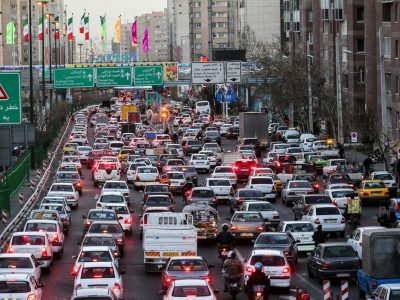 عامل ترافیک تهران،کمبود حمل و نقل عمومی و تردد خودروهای شخصی است