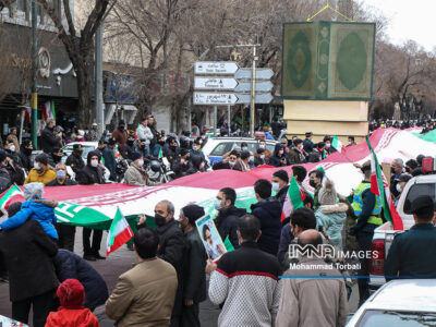پاسخ کوبنده مردم به استکبار جهانی با حضور حماسی در راهپیمایی ۲۲ بهمن