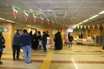 برپایی غرفه در ایستگاه سهند خط ۱ متروی تبریز به مناسبت گرامیداشت ایام الله دهه فجر