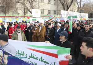 راهپیمایی با شکوه کارکنان شهرداری تبریز در یوم الله ۲۲ بهمن (۲)