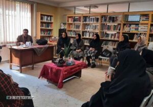 برگزاری جلسه نقد ادبی کتاب در فرهنگسرای گلریز شهرداری منطقه۲