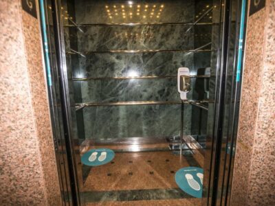 پیشرفت ۵۰ درصدی استانداردسازی ۱۴ آسانسور ساختمان‌های شهرداری اصفهان