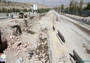احداث ۱۶۰۰ متر مکعب دیوار سنگی در امتداد جاده جوان منتهی به ورزشگاه یادگار امام(ره)