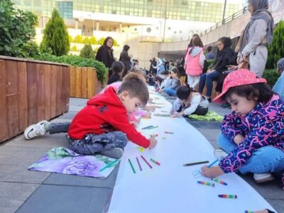 برگزاری ویژه برنامه روز کودک در سنگفرش میدان شهید بهشتی