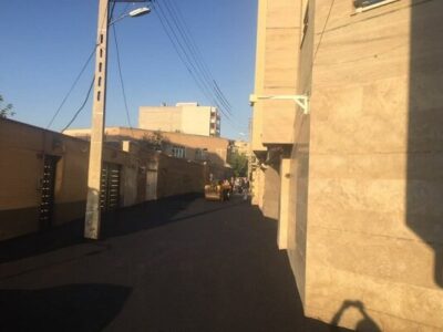 آسفالت ریزی کوی حریری خیابان شمس تبریزی با استفاده از ۷۰ تن آسفالت