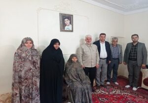 دیدار شهردار منطقه ۱۰ تبریز با خانواده شهید والامقام «نصیر خواجه امیری»