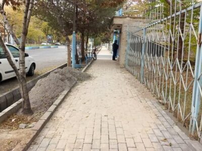 تداوم عملیات کفسازی پیاده‌راه حد غربی و شرقی خیابان فرهنگیان