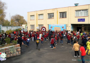 مسابقات ورزشی بومی محلی با حضور ۳۰۰ کودک برگزار شد
