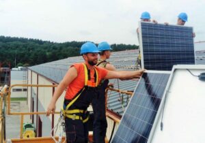 آغاز پروژه نصب پنل‌های خورشیدی در دبی / بهره‌برداری چین از گرمایش انرژی هسته‌ای