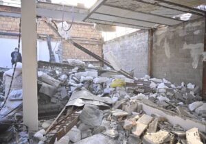 برخورد جدی و قانونی با املاک متخلف ادامه دارد/ تخریب ساختمان غیرمجاز در گلابدره