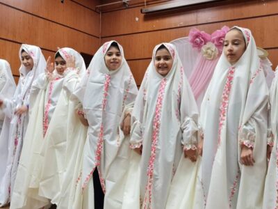 برگزاری جشن تکلیف ۱۰۰ دانش‌آموز دختر در منطقه۸ تهران