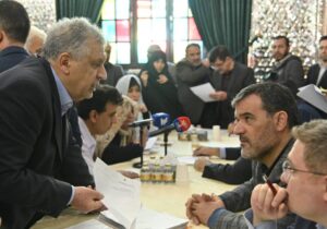 رسیدگی به درخواست‌های حقوقی و قضایی شهروندان در آستان امامزاده صالح (ع)
