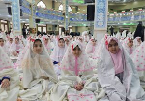 جشن تکلیف ۳ هزار دانش آموز دختر ۹ساله تهرانی به میزبانی منطقه ۱۱ برگزار شد