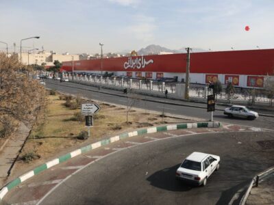 اجرای تمهیدات ترافیکی منطقه ۱۵ به منظور روان‌سازی تردد در محدوده سرای ایرانی