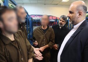 ارایه خدمات اجتماعی منطقه۱۱ به افراد بی‌سرپناه در شب‌های سرد تهران