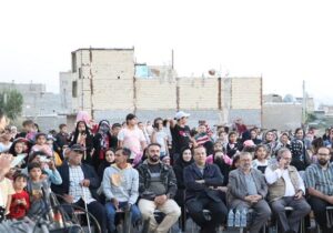 استقبال بی‌نظیر شهروندان محله آناخاتون از اجرای جنگ شادی