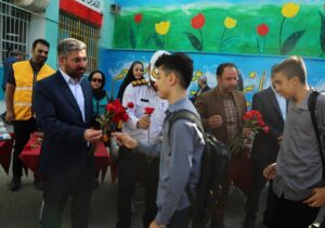 زنگ مهر و مقاومت در مدرسه شهید بهشتی منطقه ۹ نواخته شد