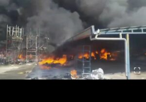 عملیات اطفاء حریق آتش نشانی تبریز در کارخانه بناب