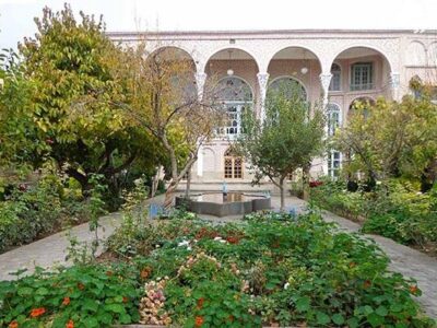 حیاط خانه تاریخی نیکدل به بوستان محله‌ای تبدیل می‌شود