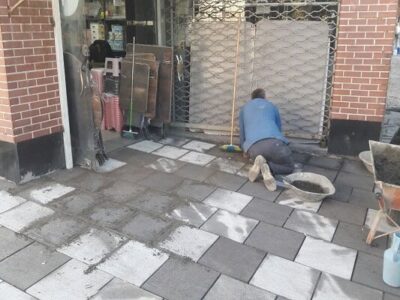 تداوم کف سازی پیاده روها در خیابان شهید مطهری