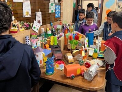 برگزاری نمایشگاه کاردستی از مواد دور ریختنی در مدارس