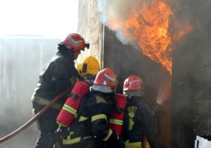 شهریار نیوز – مانور عملیاتی آموزشی رفتار شناسی حریق آتش نشانان
