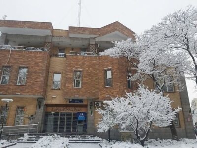 شهریار نیوز – طبیعت زیبای مجموعه ائل‌گولی در یک روز برفی و سرد