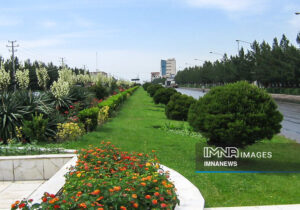 اجرای هم‌زمان ۳ پروژه فضای سبز در منطقه ۹ اصفهان