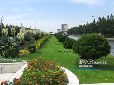 اجرای همزمان ۳ پروژه فضای سبز در منطقه ۹ اصفهان