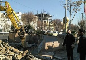 جمع‌آوری و تخریب فضای بی‌دفاع شهری در بزرگراه شهید محلاتی