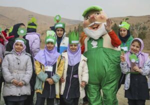 حضور ۵۰۰ دانش‌آموز کرجی در مراسم روز درختکاری