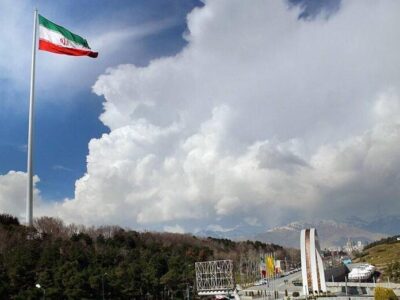 پرچم تجسم هویت ملی ایرانی‌ها است